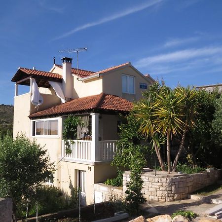 Apartmani Rita Milna  Exterior photo