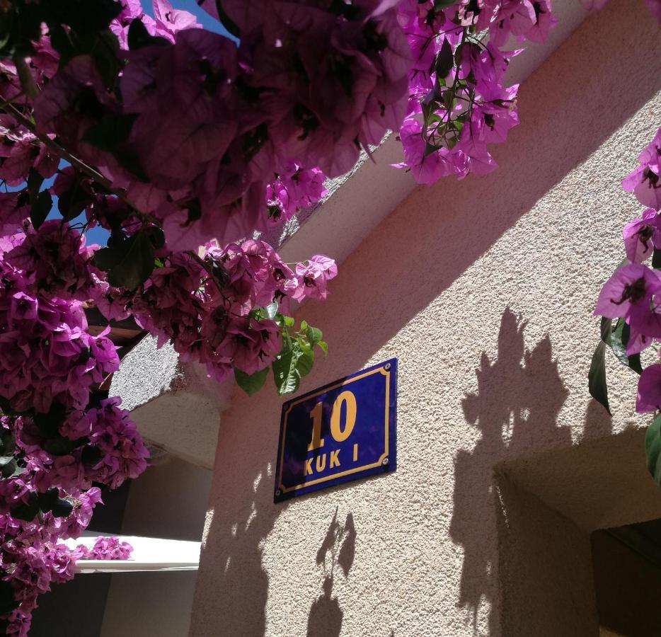 Apartmani Rita Milna  Exterior photo