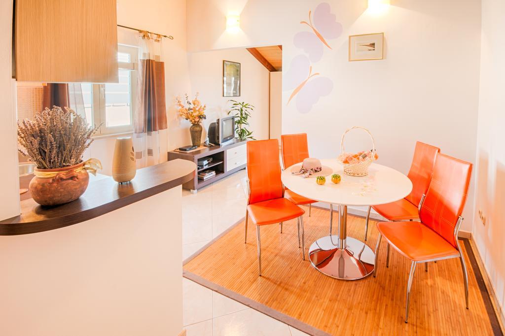Apartmani Rita Milna  Room photo